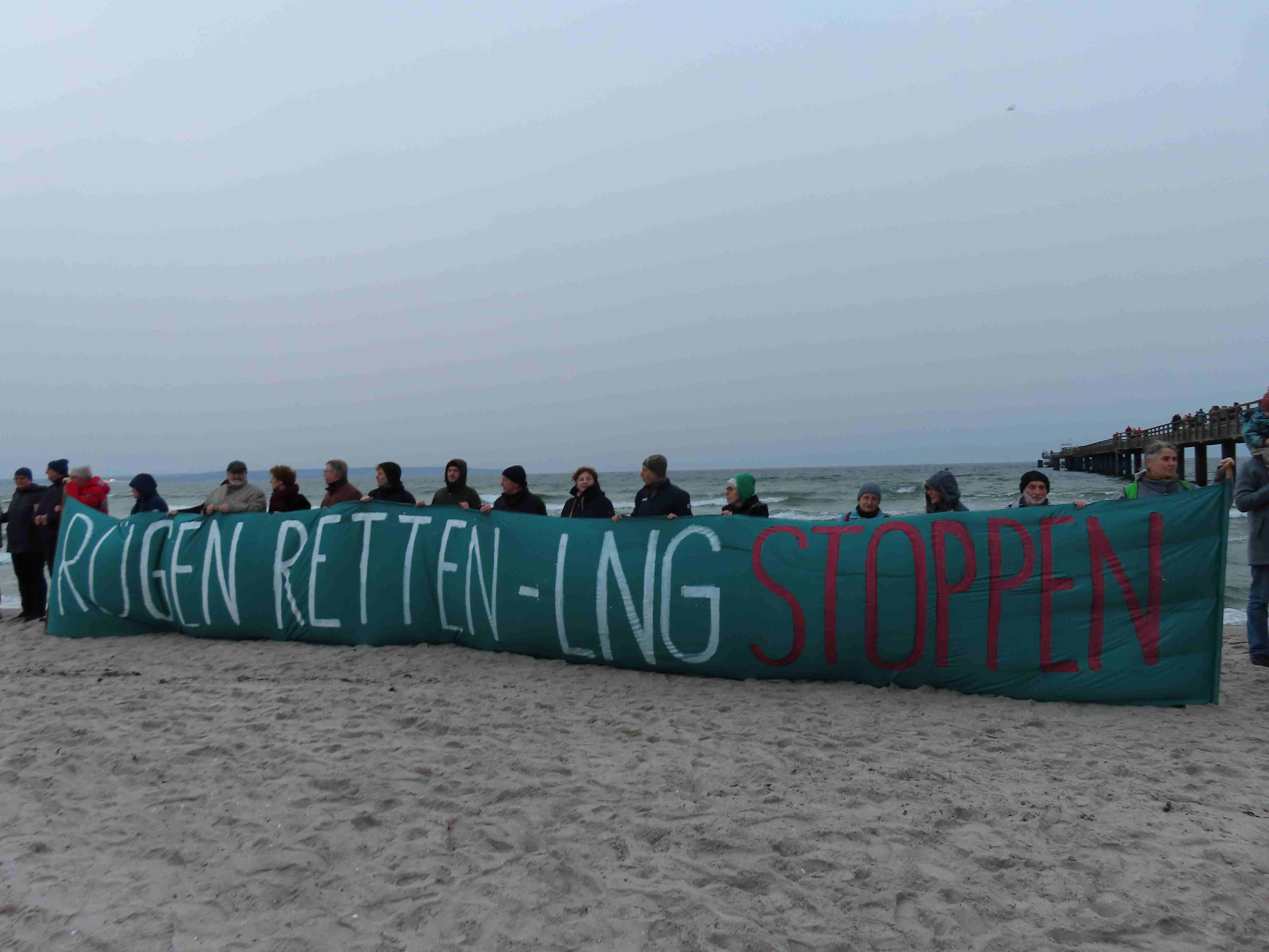 Menschenkette am Strand